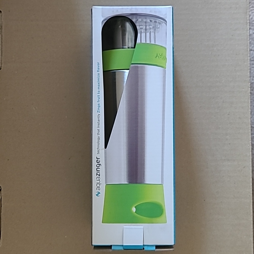 Aquazinger - insulated water bottle